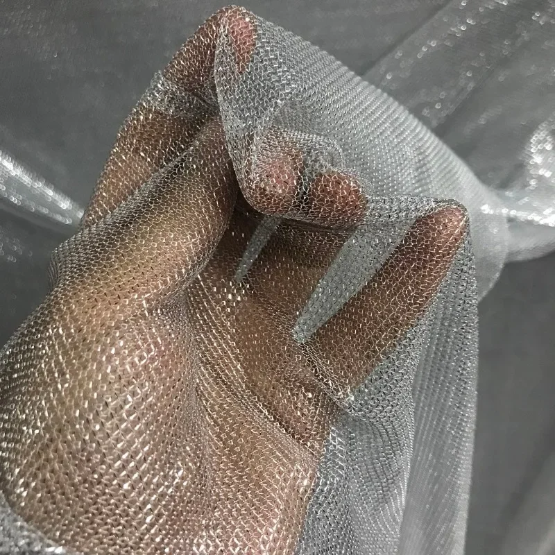 Crystal Mesh Fabric - 縫製用伸縮性メッシュ生地、光沢のある軽量、小さなグリッド、金と銀のワイヤー、中空アウト、デザイナーDIY、メーターによる卸売