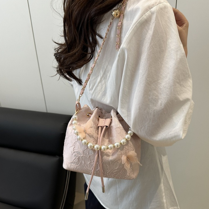 Beaded Trim Fringe - エレガントなレースの巾着ハンドバッグ、パールビーズのショートハンドル、ゴールドトリムのチェーンクロスボディバッグ、ウェディング用ミニショルダーバッグ