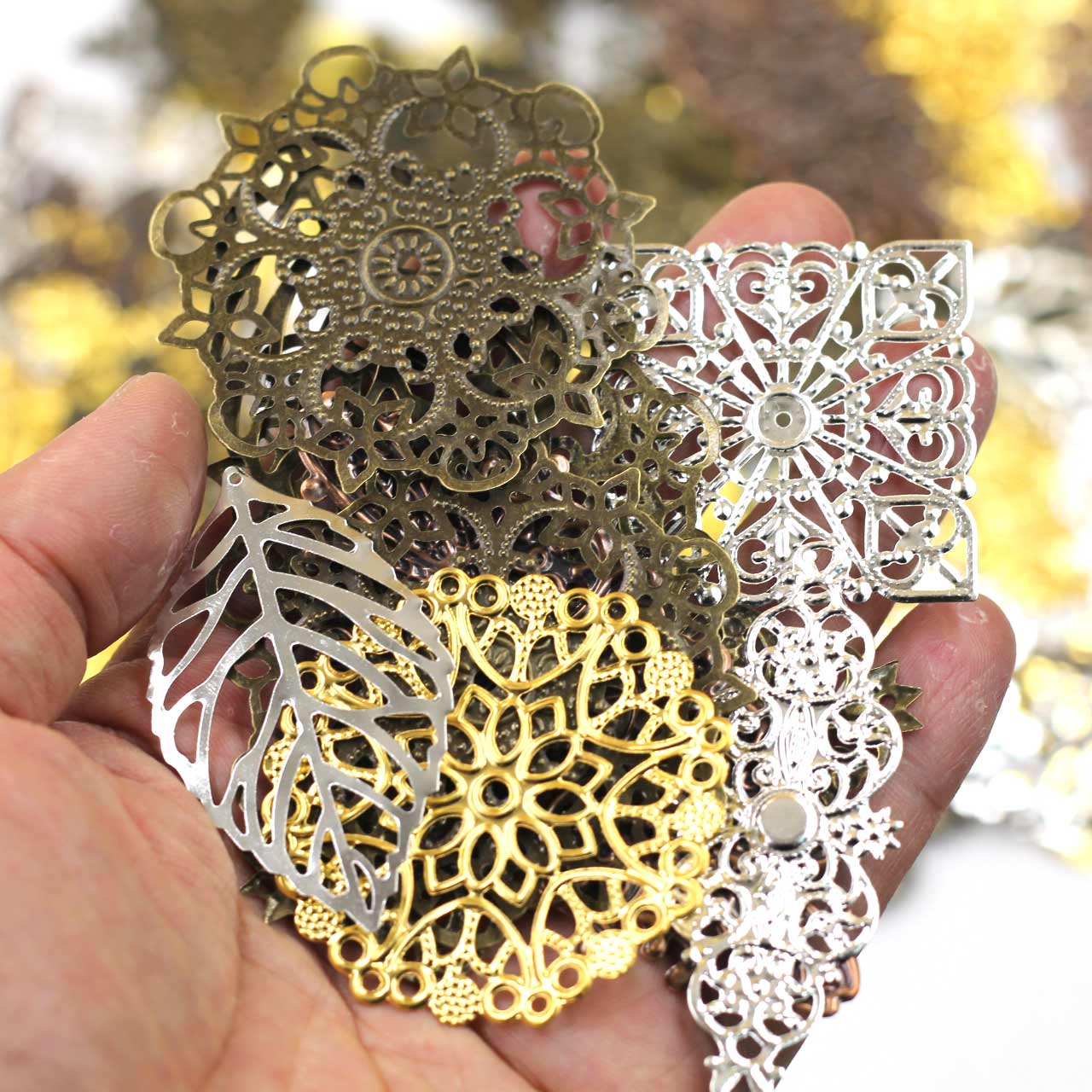装飾コネクタランダム混合三角形花柄フィリグリーラップ合金クラ - Embellishment Crafts のレビューと価格